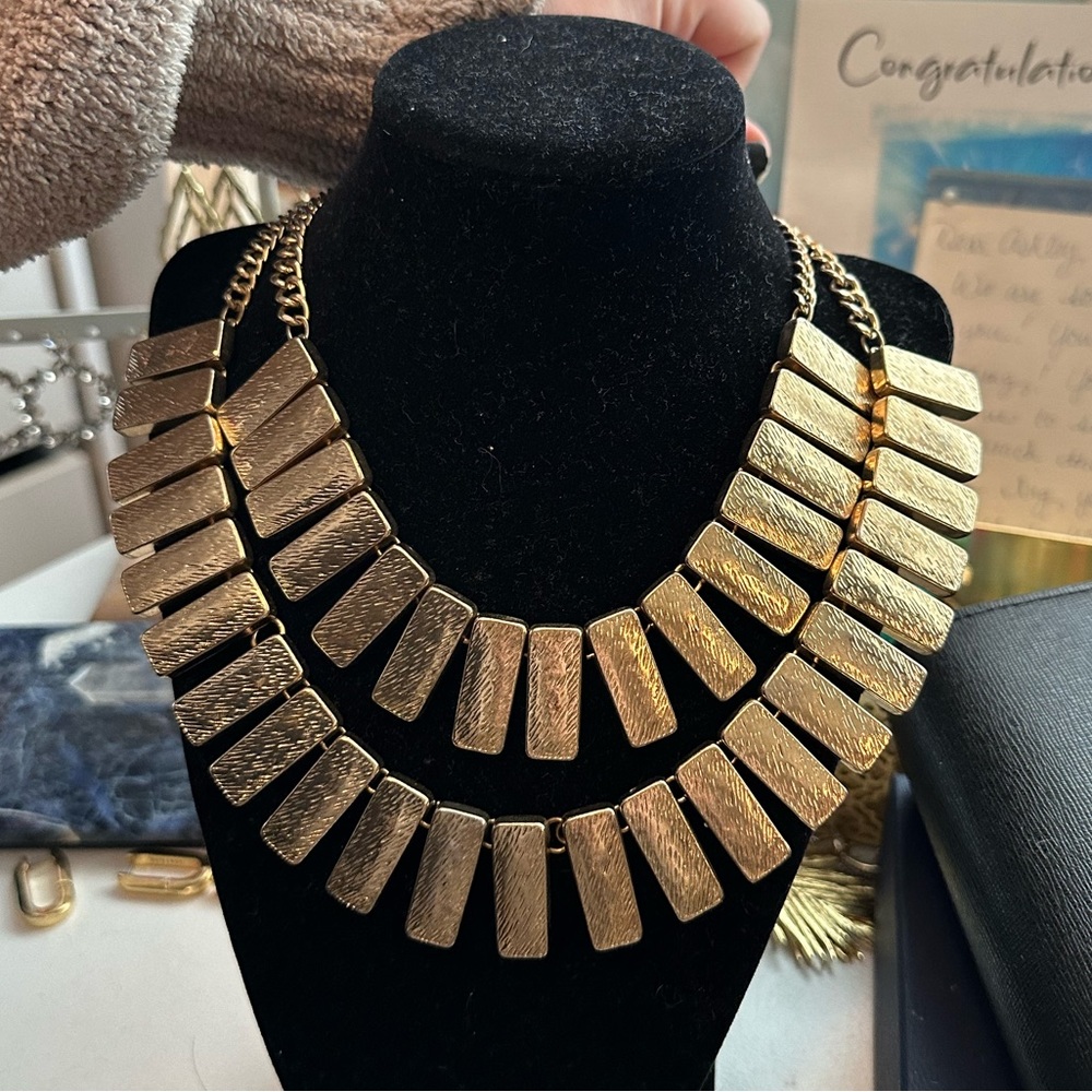 Statement necklace